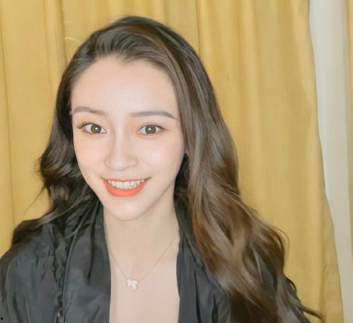 最新吃瓜女明星,神秘吃瓜女明星引发热议，真相竟如此惊人！