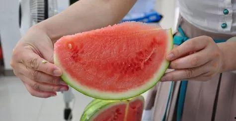 怡儿拒绝吃瓜,揭秘孩子挑食背后的故事