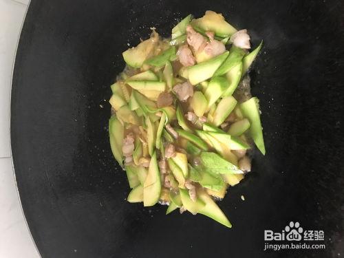 炒小瓜能配什么菜吃,美味盛宴尽享其中